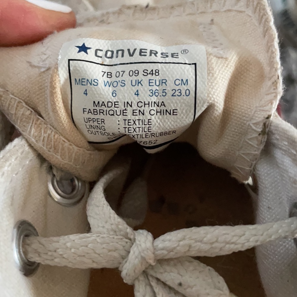 White converse - Picture 3 of 3